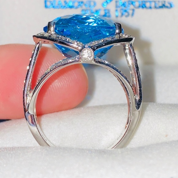 Blue Topaz and diamond right hand ring - Picture 4 of 5